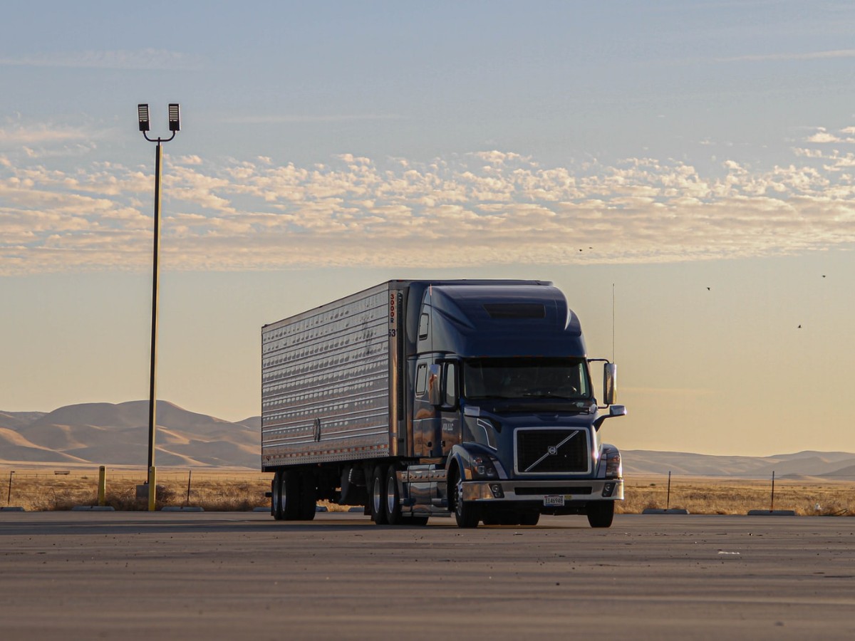 Five Signs of a Quality Refrigerated LTL Freight Service