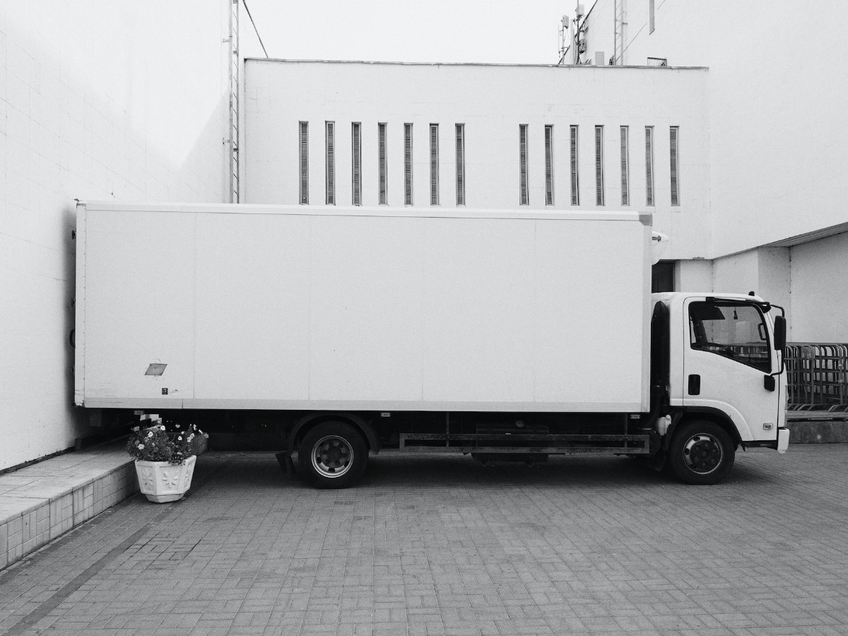 Key Facts About Dry Van Trailers and Dry Freight Revealed